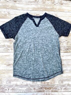 Express Burnout Raglan Sleeve Henley Tee Gray and Charcoal XS Unisex